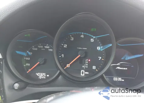 2017 Porsche Macan z USA, uszkodzony, nr VIN WP1AA2A52HLB09303